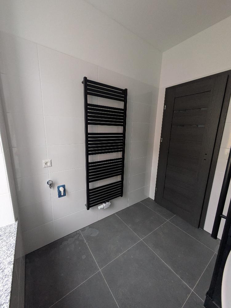 Erstbezug! Hochwertige 2-Raum-Wohnung mit Balkon, Aufzug & Stellplatz in Chemnitz - Photo 1