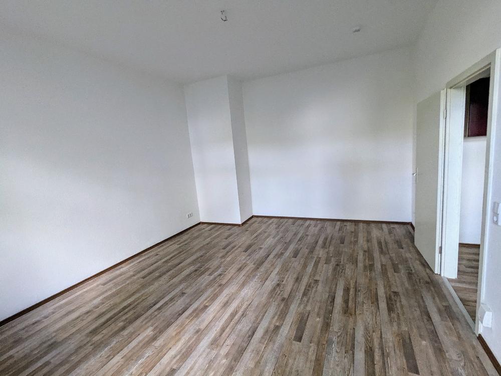 schicke 2 Raumwohnung in zentraler Lage mit Einbauküche & guter ÖPNV Anbindung - Photo 1