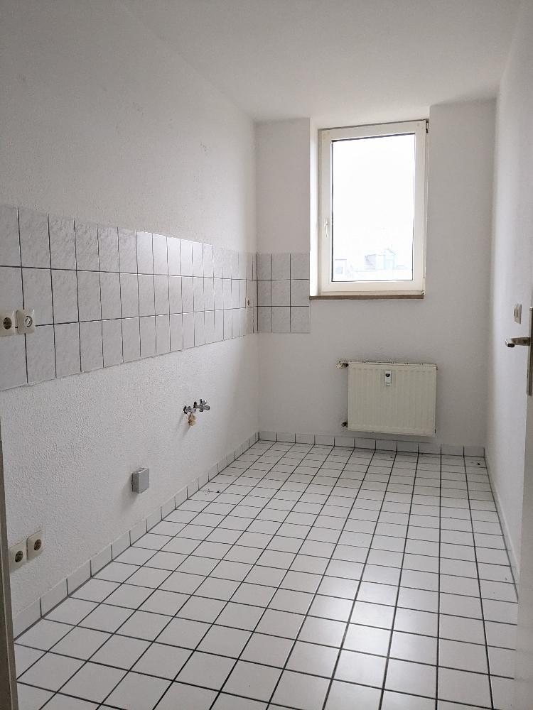 Schöne 3 Raum-Maisonette-Wohnung, mit großzügigen Räumen und Badezimmer mit Taglicht und Badewanne - Photo 1