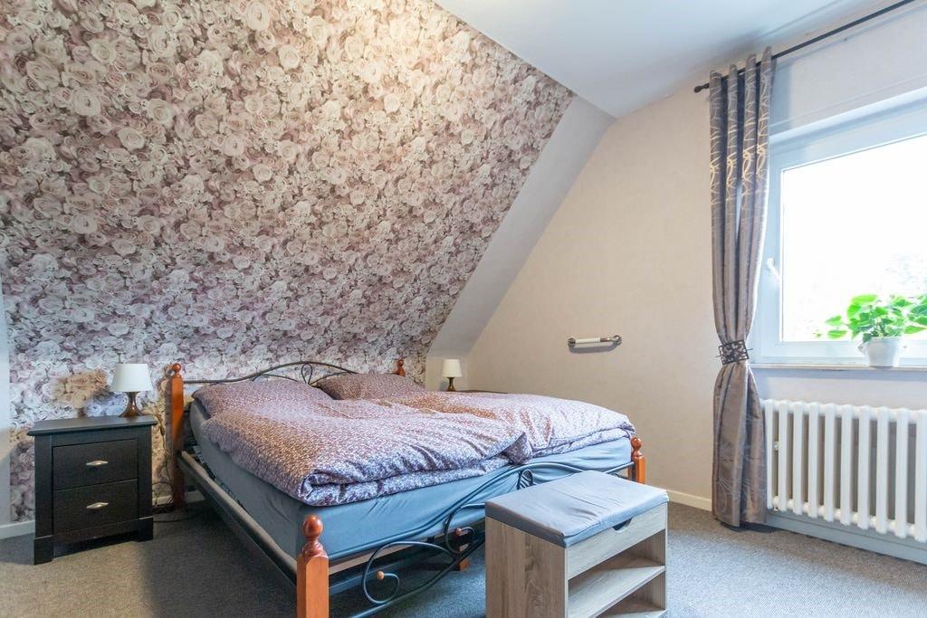 Schlafzimmer DG