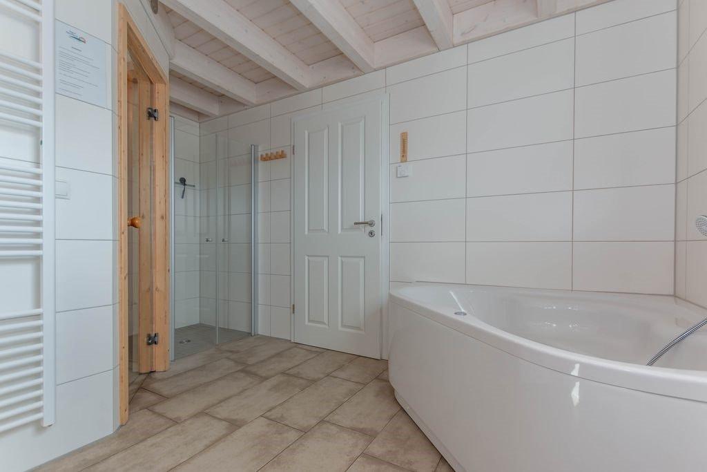 Badezimmer EG  IDA 87