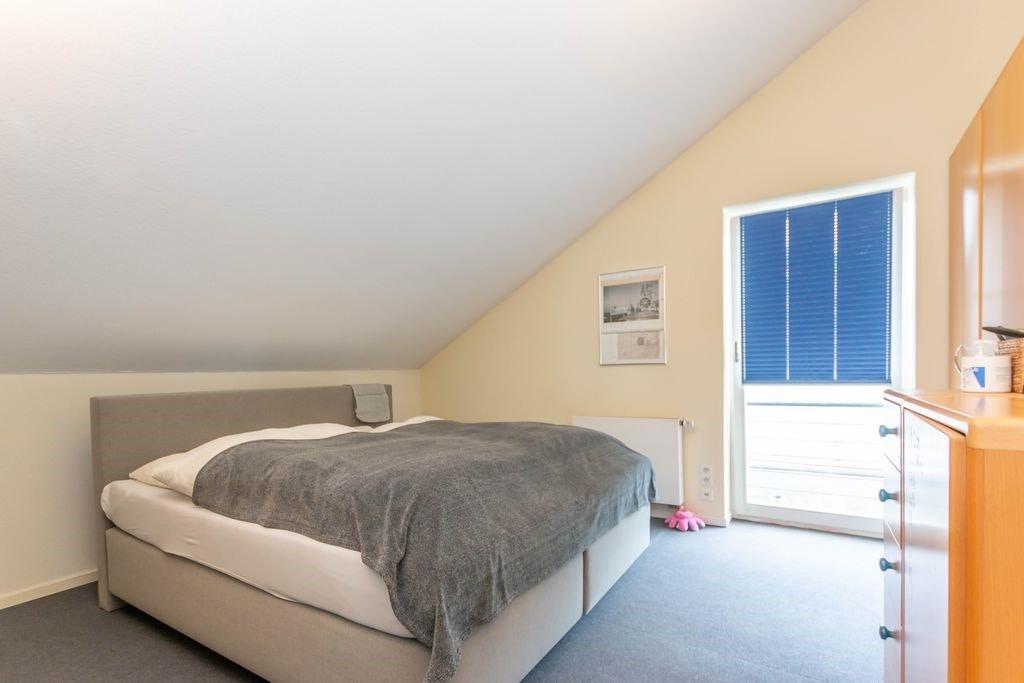 Schlafzimmer DG