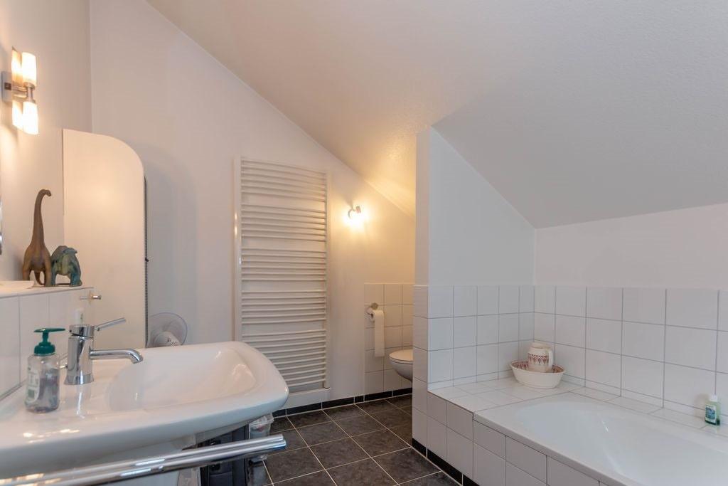 Bad mit Wanne