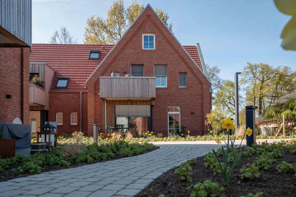 Moderne Erdgeschosswohnung mit Terrasse und nachhaltigem Energiekonzept - Foto 2