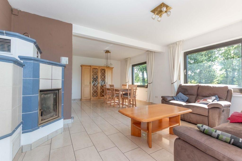 Charmantes Einfamilienhaus mit großem Garten und viel Gestaltungsspielraum - Photo 2
