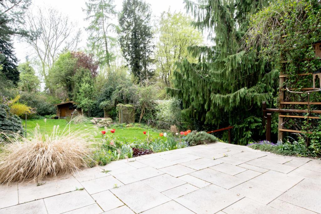 großzügige Terrasse