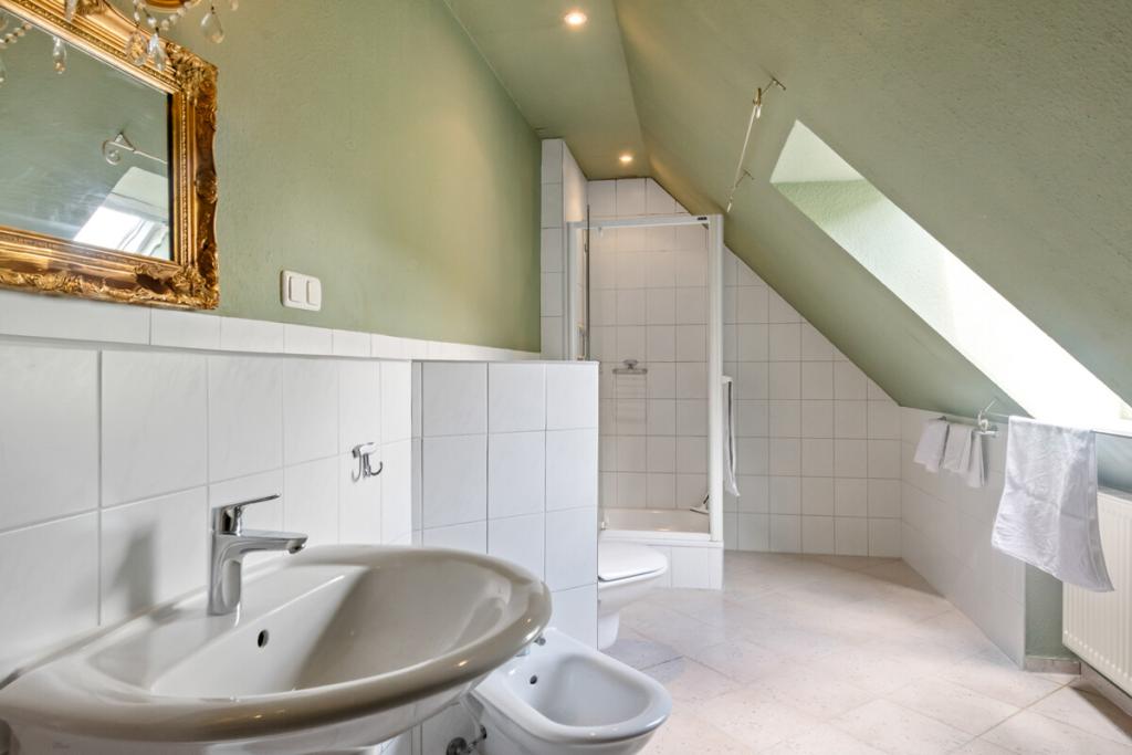 Badezimmer im OG