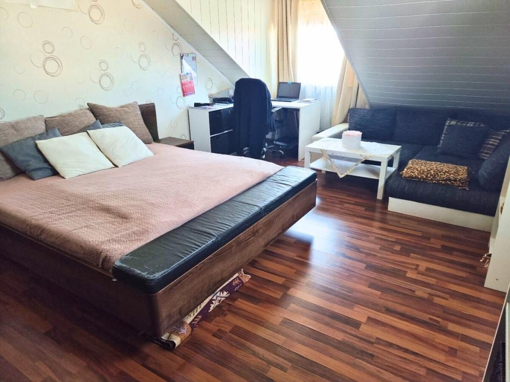 Schlafzimmer 2a