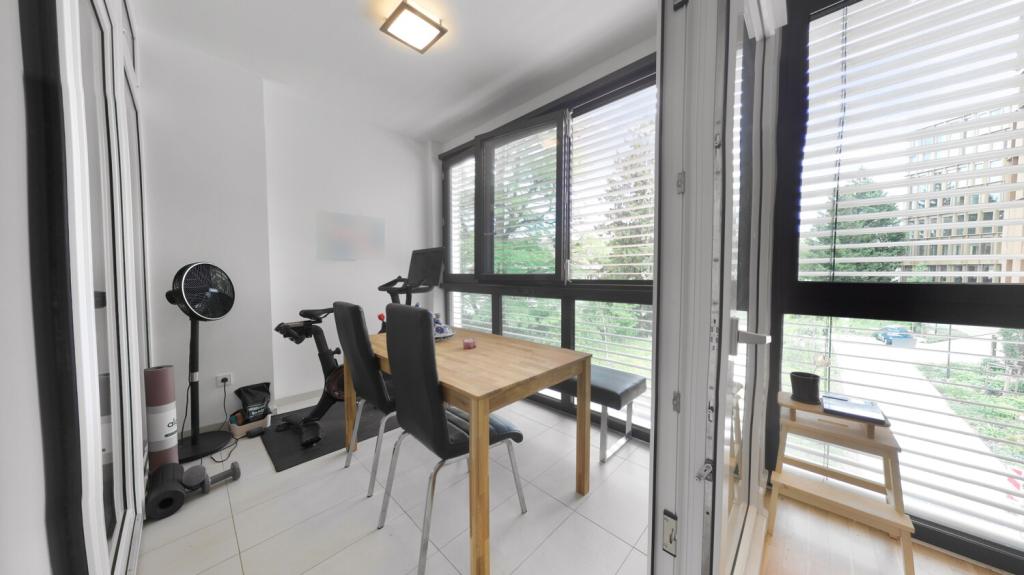 Voll möblierte, moderne 1,5-Zimmer-Wohnung mit Wintergarten in Bogenhausen - Photo 4