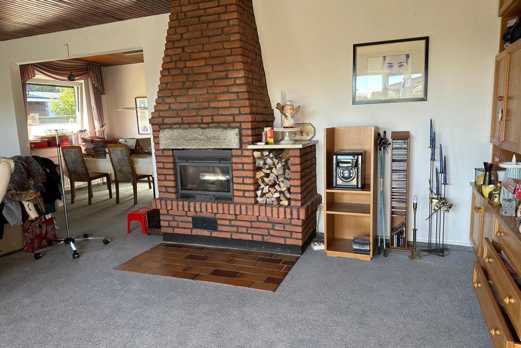 Wohnzimmer mit Kamin