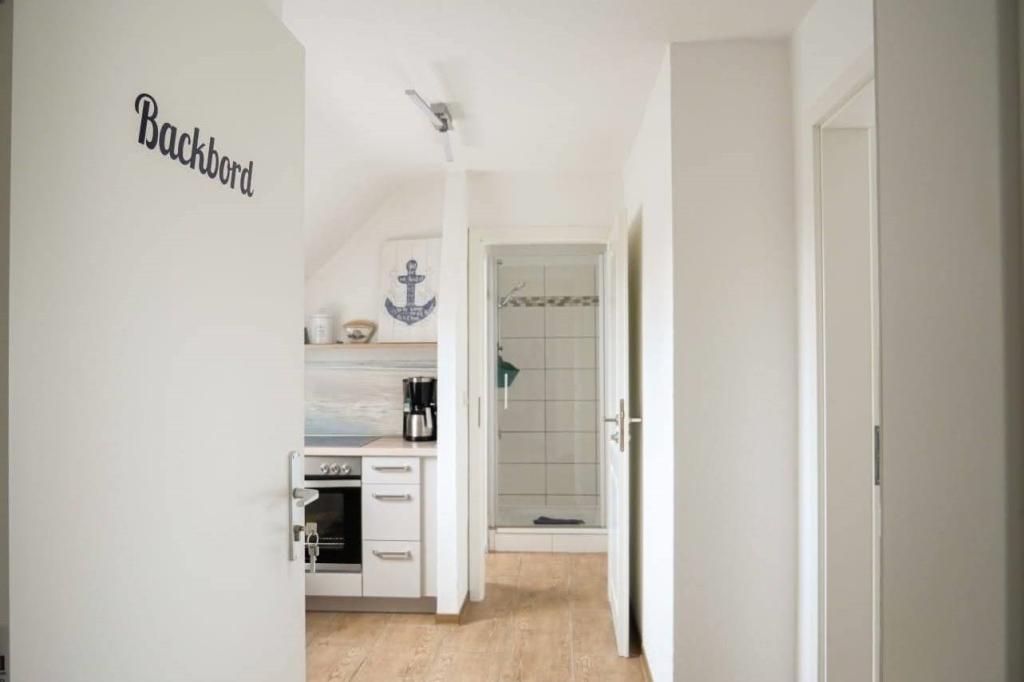 Backbord Eingang, Küche
