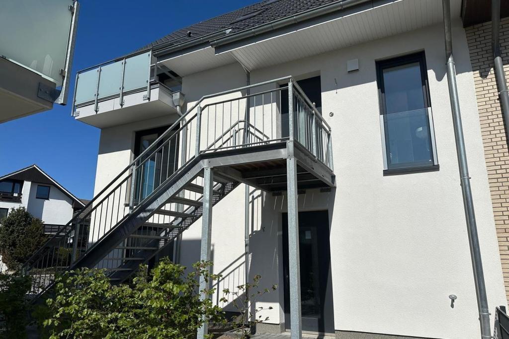 Zugang zur Wohnung im 1.OG