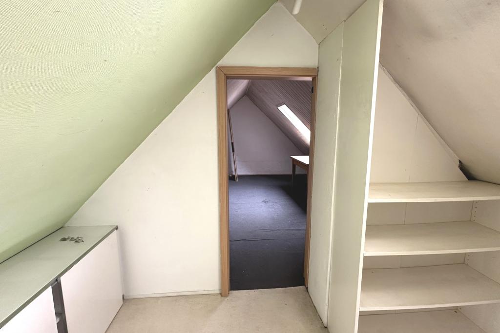 Spitzboden DG Wohnung 2