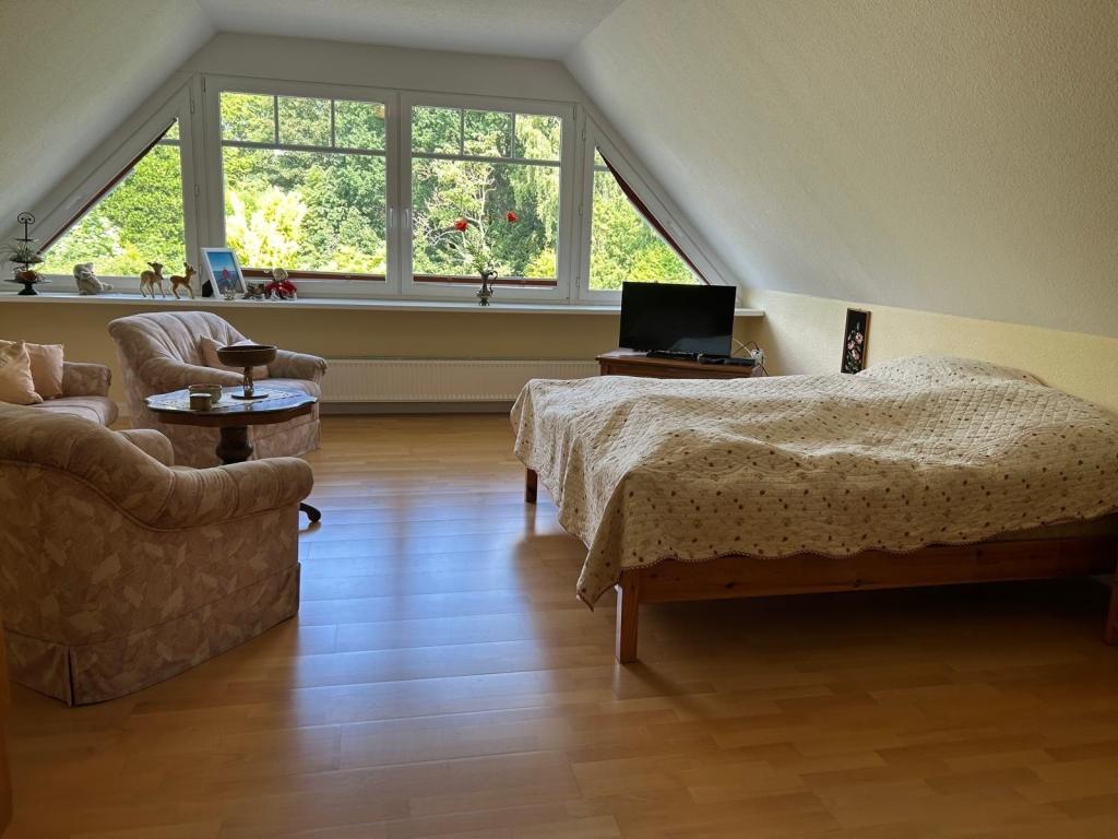 Schlafzimmer 1