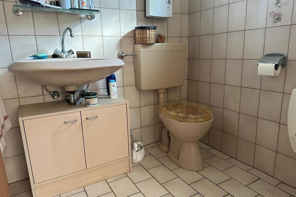 Duschbad mit WC im EG
