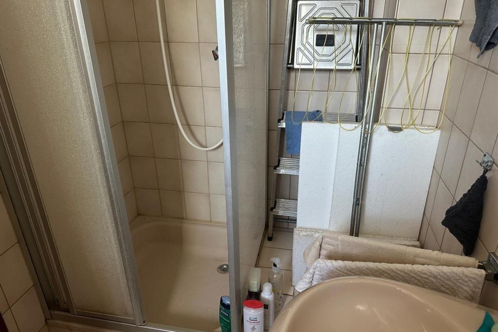 Duschbad mit WC im EG