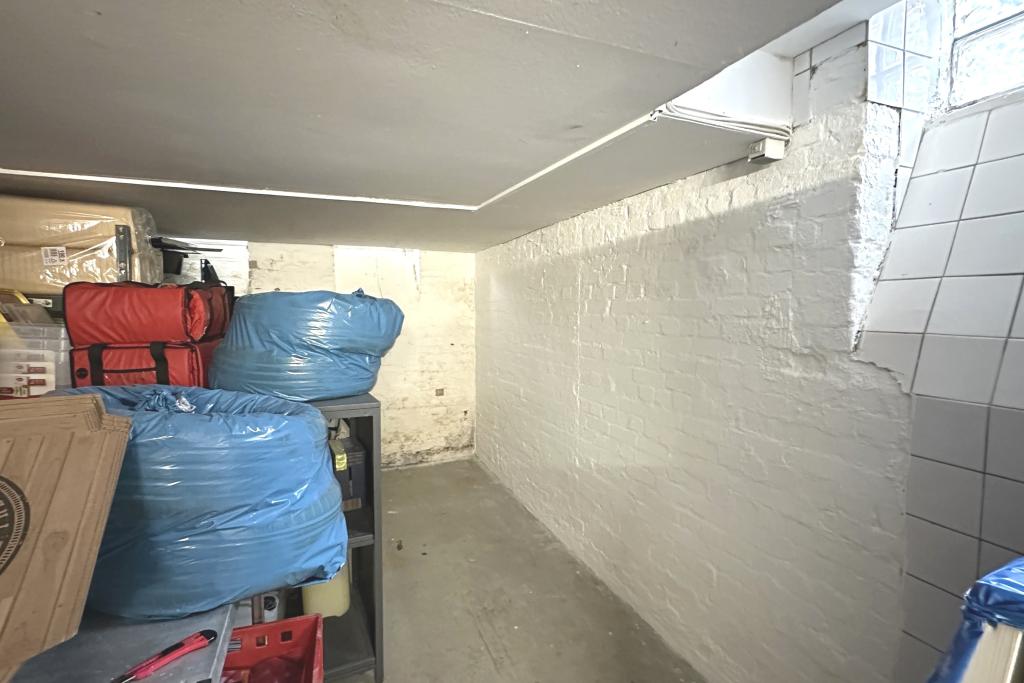 Kellerraum, Vorbereitungsküche unter dem Laden