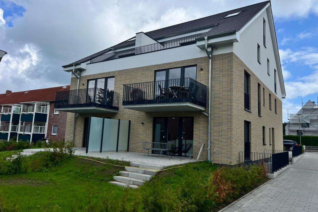 Komfortable Mietwohnung mit Balkon, Erstbezug - Foto 2