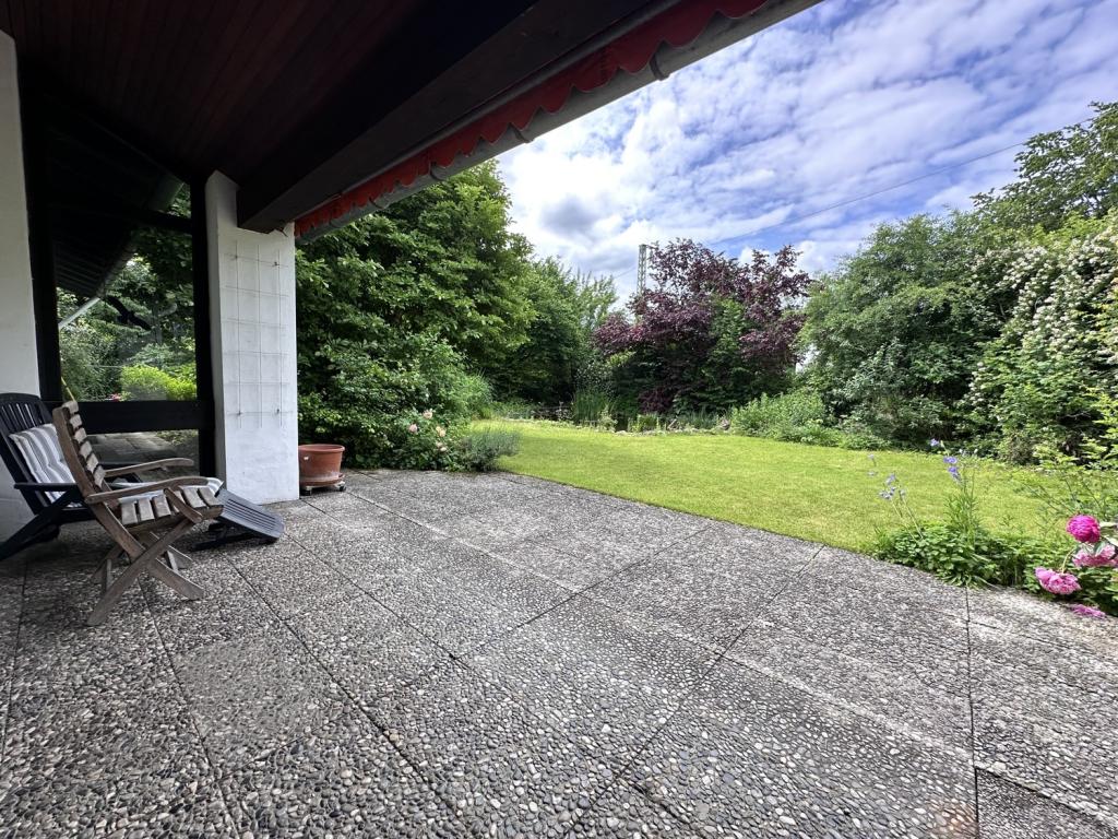 Überdachter Freisitz EG