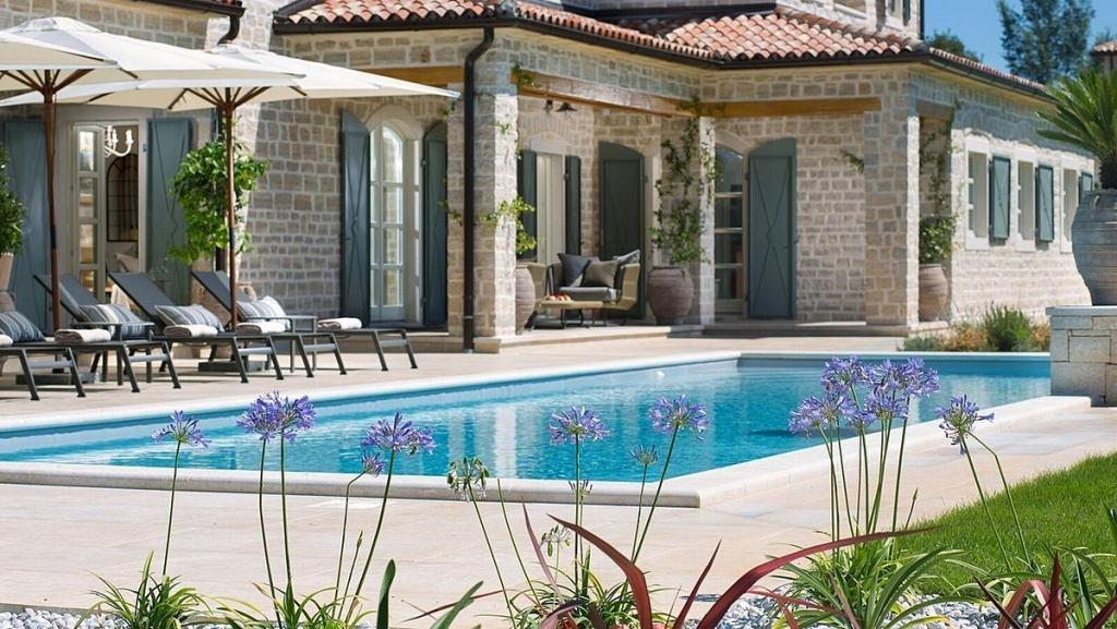Poolbereich