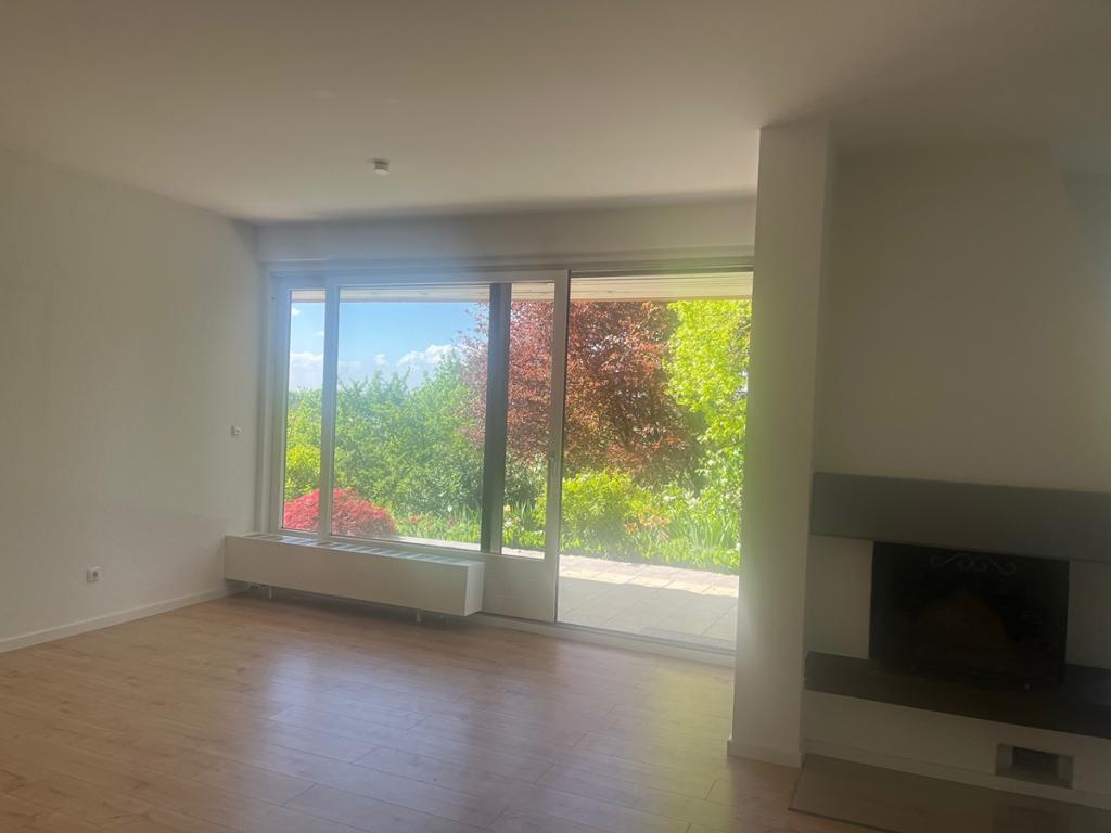 Wunderschöne Dreizimmerwohnung mit Garten und Terrasse - Photo 1