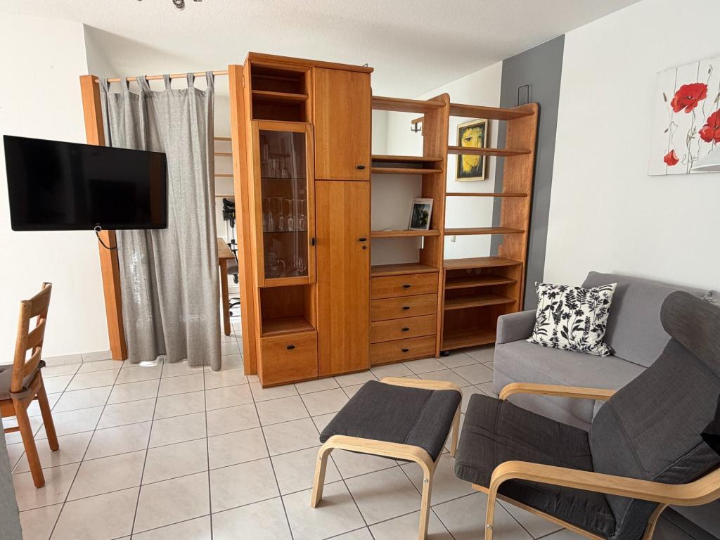Pendler-Wohnung als Zweitwohnsitz: Koffer mit und einziehen - Photo 1