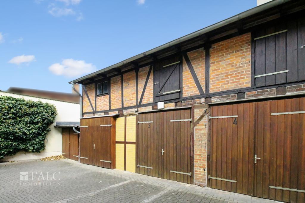Innenhof - Garagen
