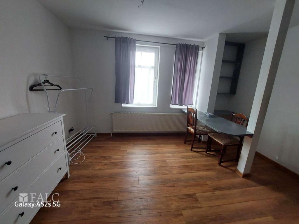 Wohn- & Schlafzimmer