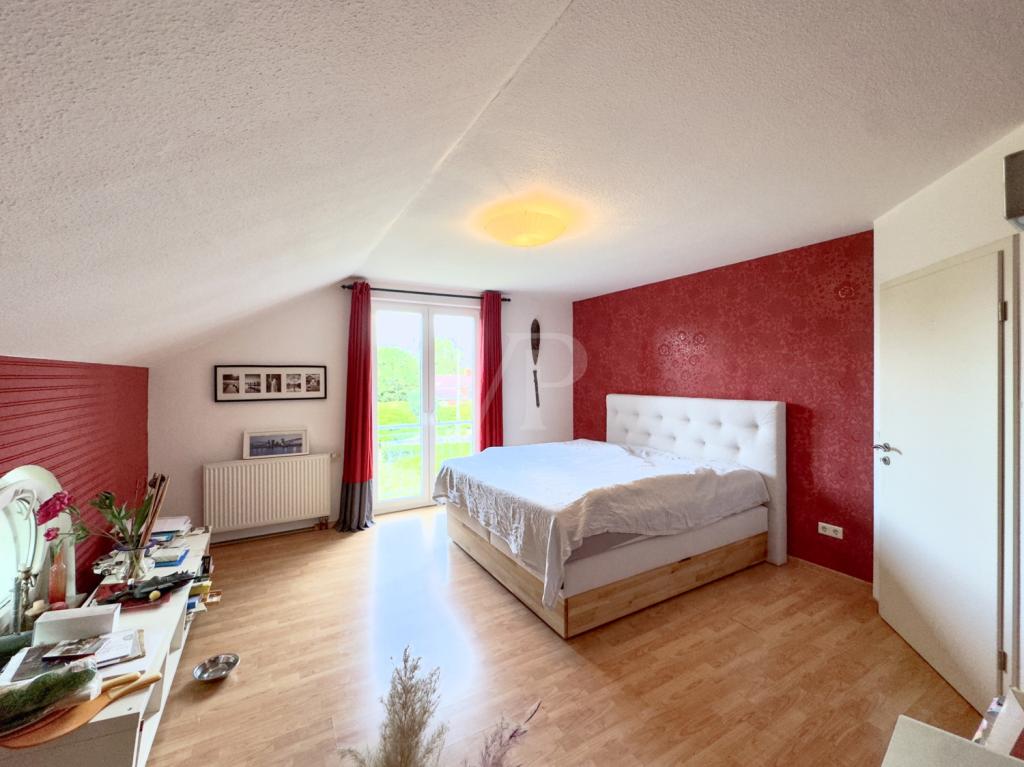 Schlafzimmer 1