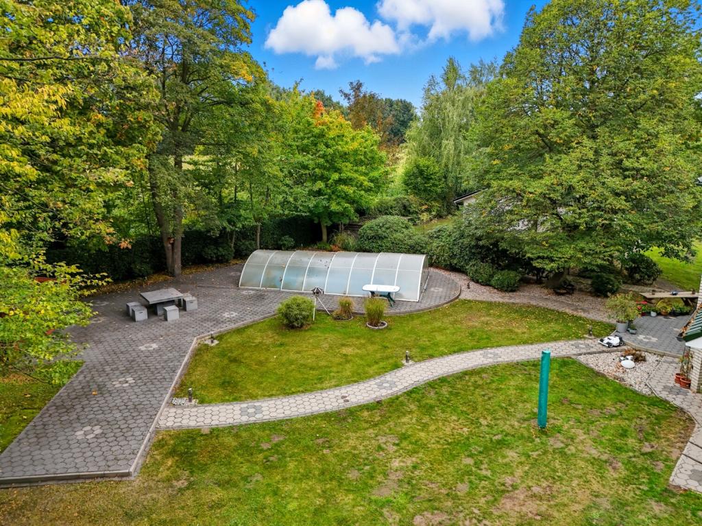 Haus 2 mit Außenpool