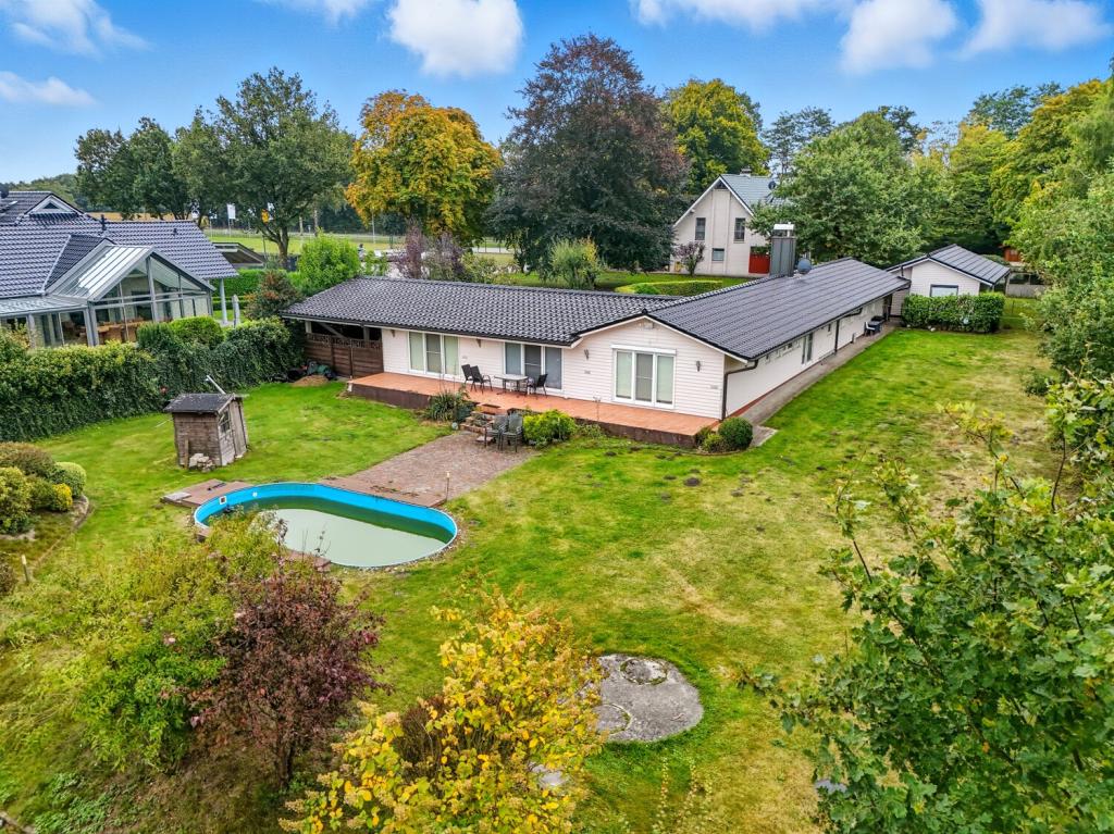 Haus 1 mit Außenpool