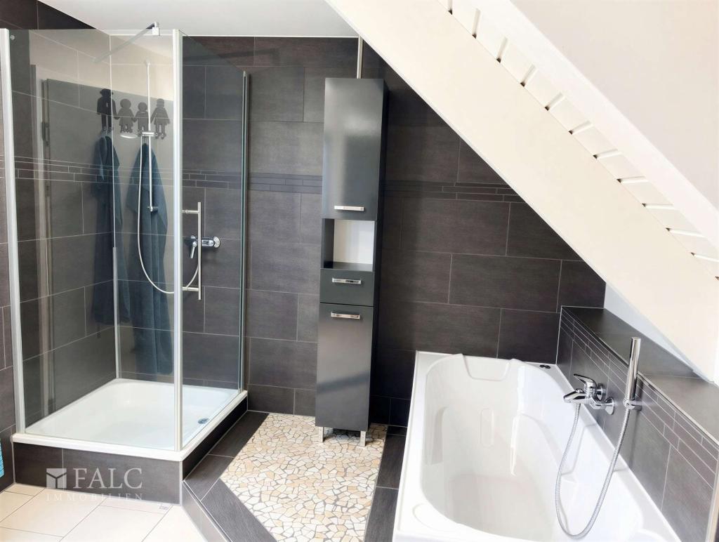 Exklusive Maisonette-Wohnung mit traumhaftem Rheinblick in begehrter Promenadenlage - Photo 3