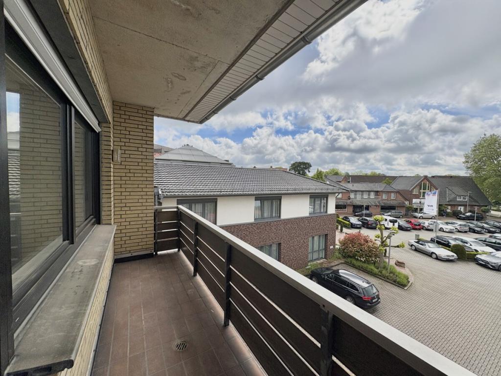 Mitten im Zentrum! Sanierte Obergeschosswohnung mit 2 Balkonen in einem Wohn-und Geschäftshaus - Foto 5