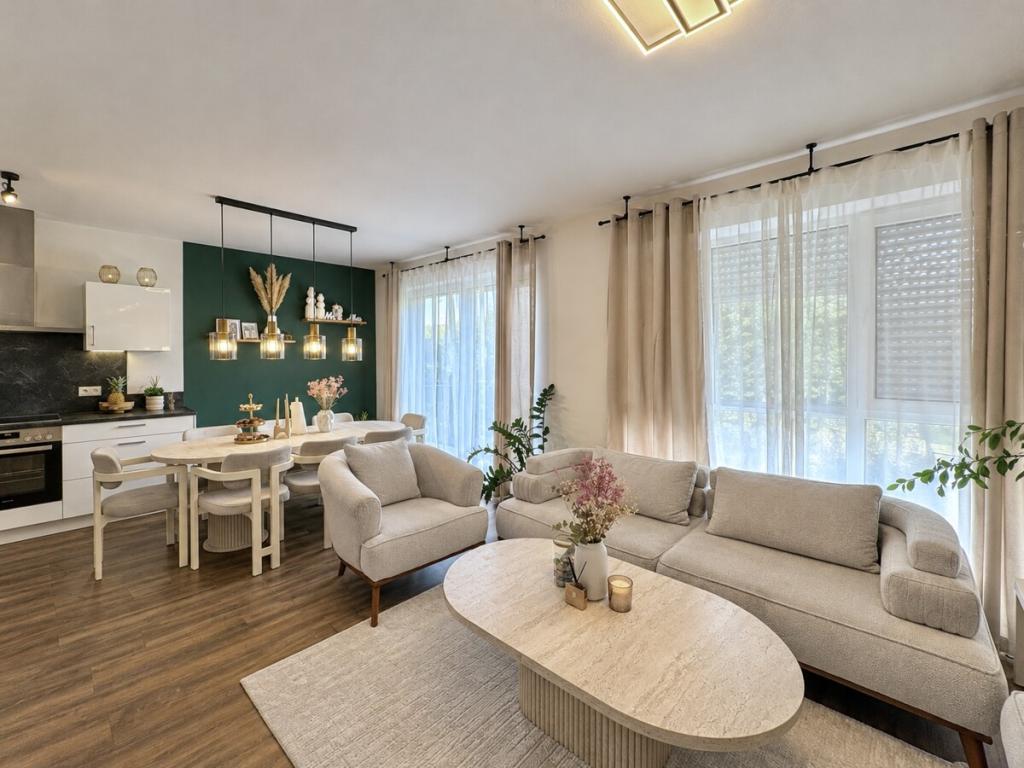 ANFRAGESTOP! Schöne und neuwertige Obergeschosswohnung mit Balkon und Einbauküche - Foto 1