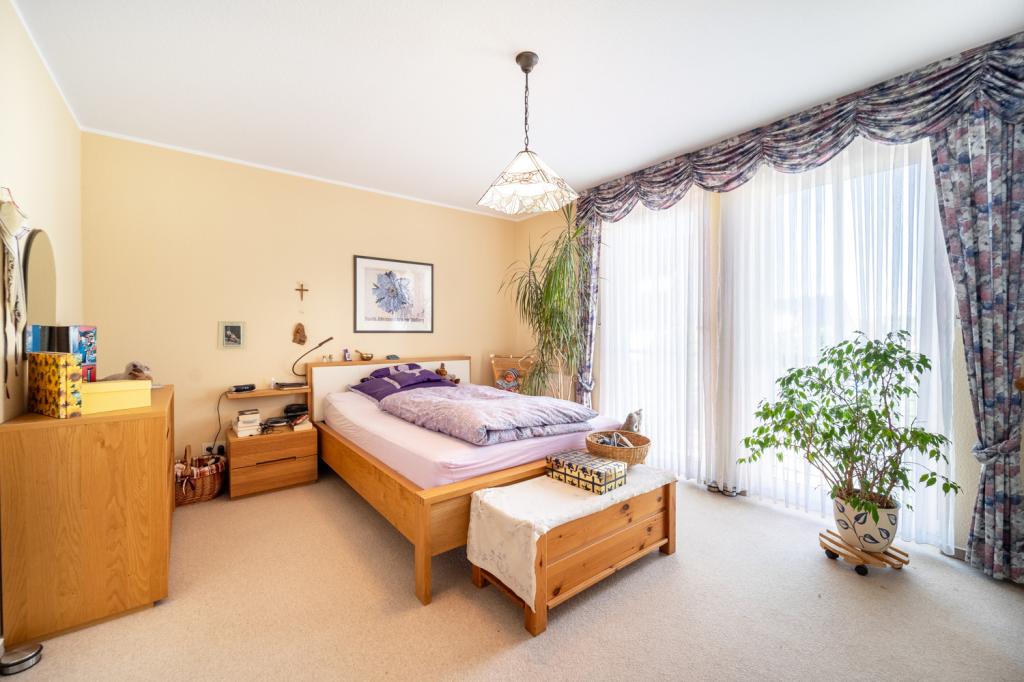 Schlafzimmer 1. OG rechts 