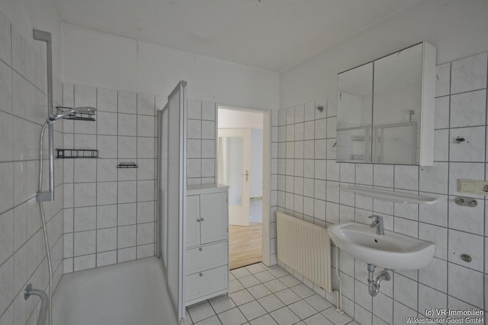 Dachgeschosswohnung im Vierfamilienhaus - Foto 4