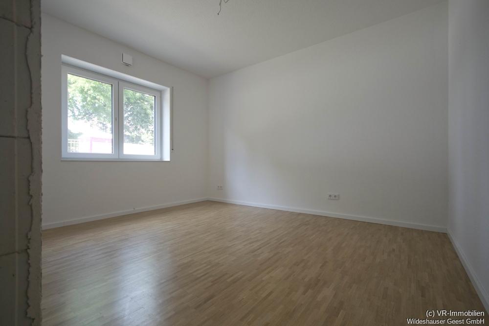 2-Zimmer-Obergeschosswohnung mit großzügigem Balkon - Foto 1