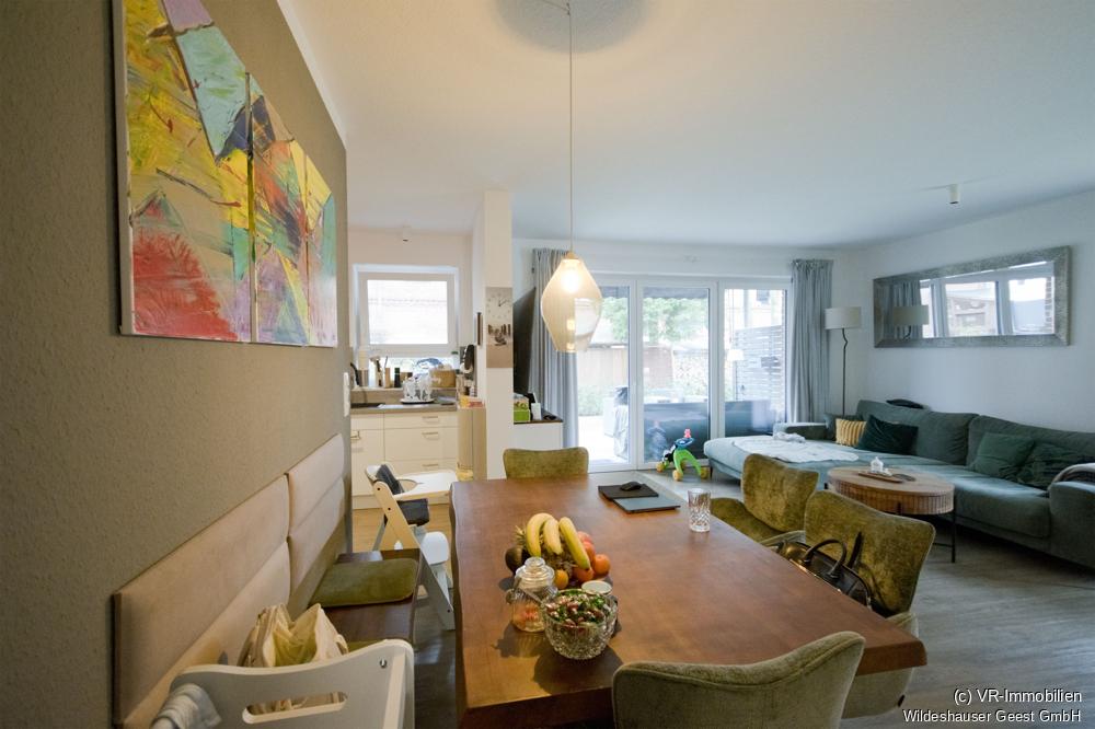 Zentral gelegene 4-Zimmer-Wohnung mit Einbauküche und Aufzug - Foto 3