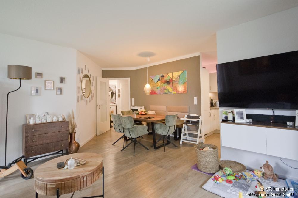 Zentral gelegene 4-Zimmer-Wohnung mit Einbauküche und Aufzug - Foto 1