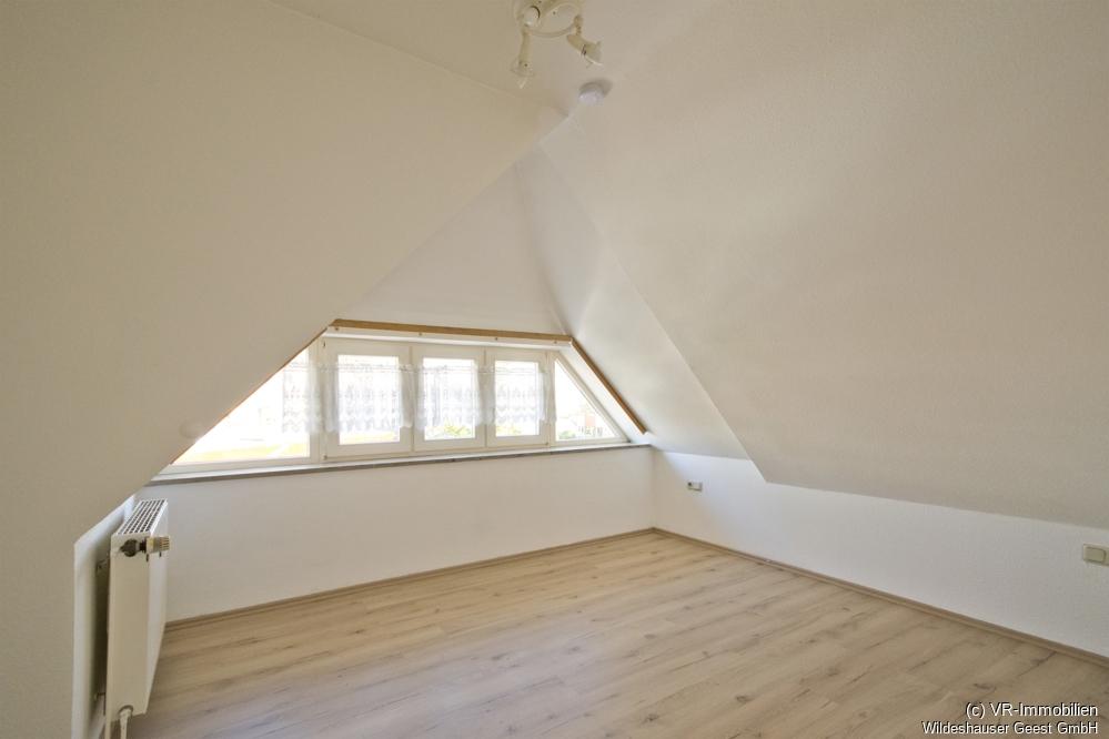 2-Zimmer-Dachgeschosswohnung in zentraler Lage - Photo 2