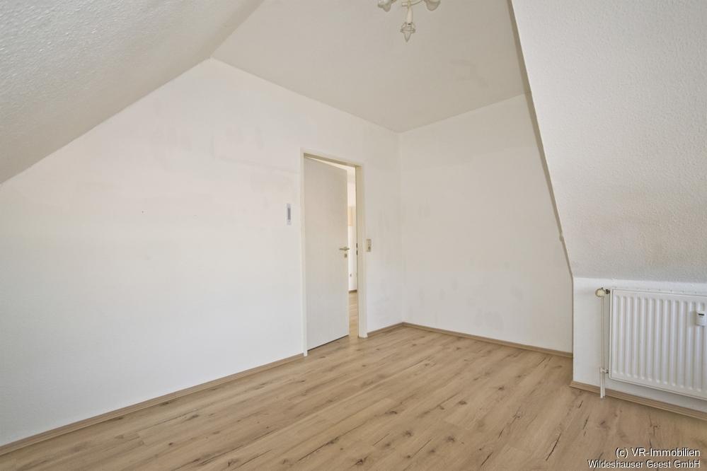 2-Zimmer-Dachgeschosswohnung in zentraler Lage - Photo 3