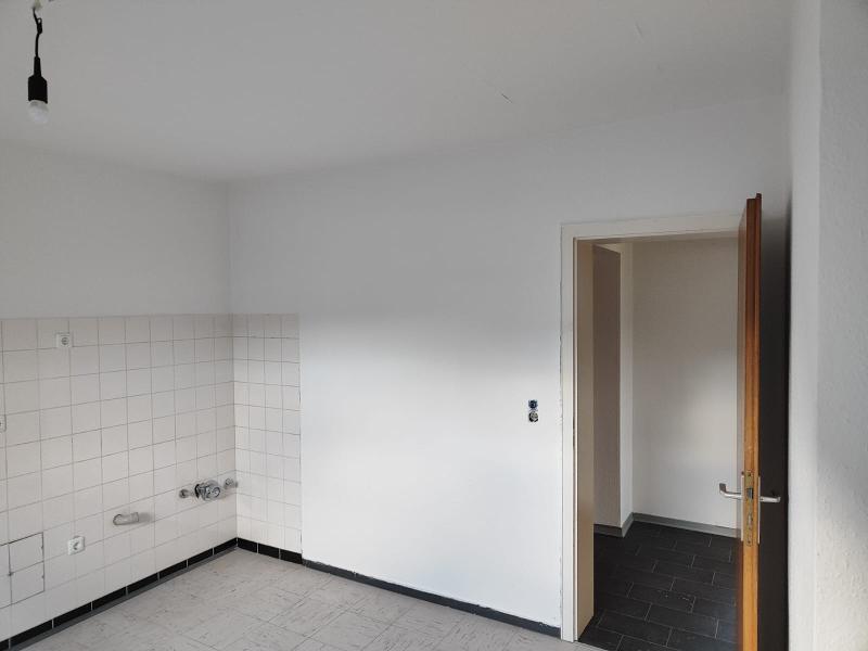 Küche mit Fliesenspiegel