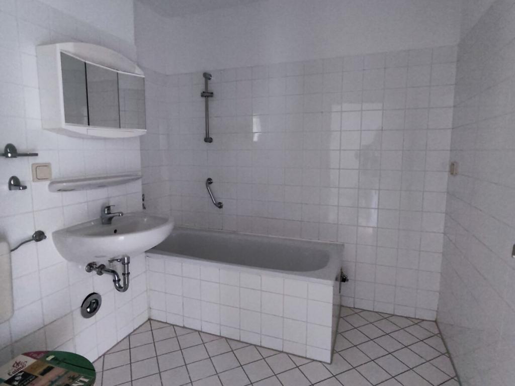 Schöne 2-Zimmer-Wohnung mit Balkon! - Foto 2