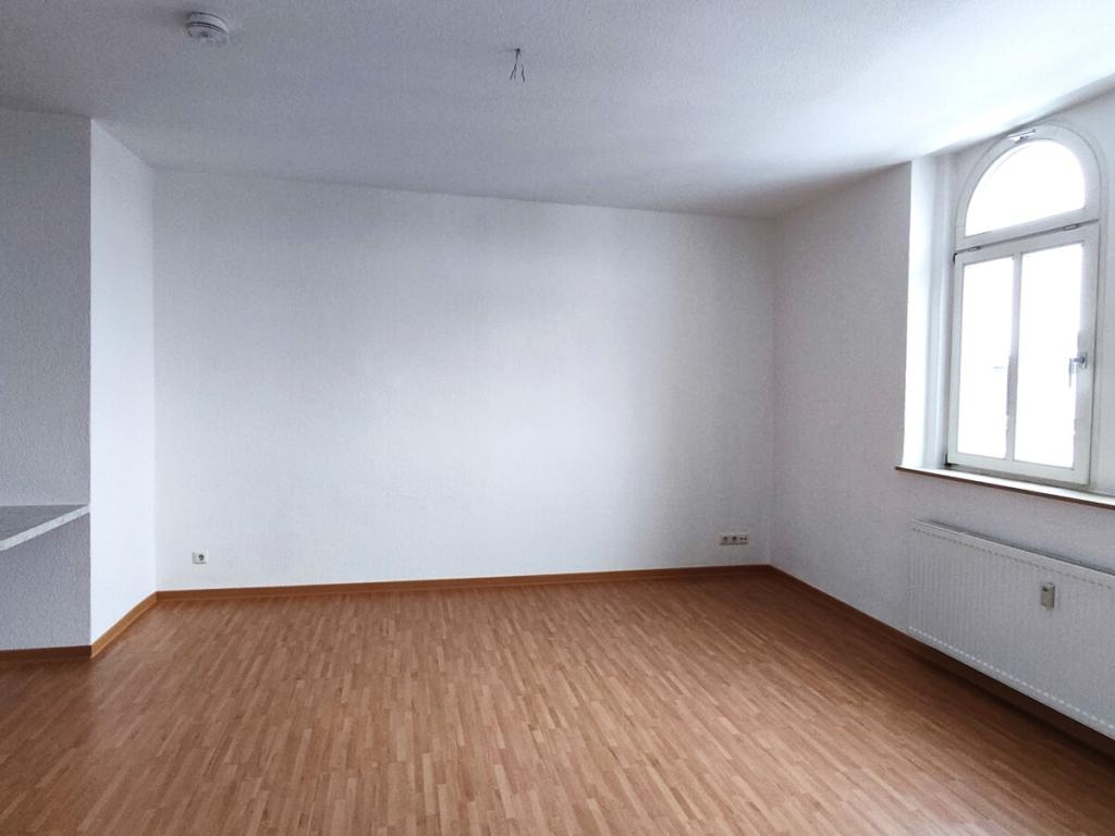 2-Zimmer-Dachgeschoss-Wohnung mit Einbauküche! - Foto 2