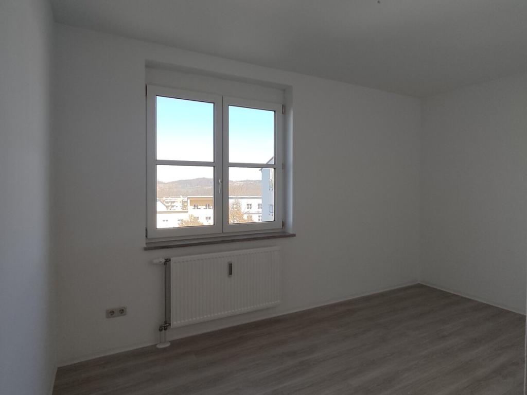 Schöne, renovierte 4-Zimmer-Wohnung mit Balkon! - Photo 3