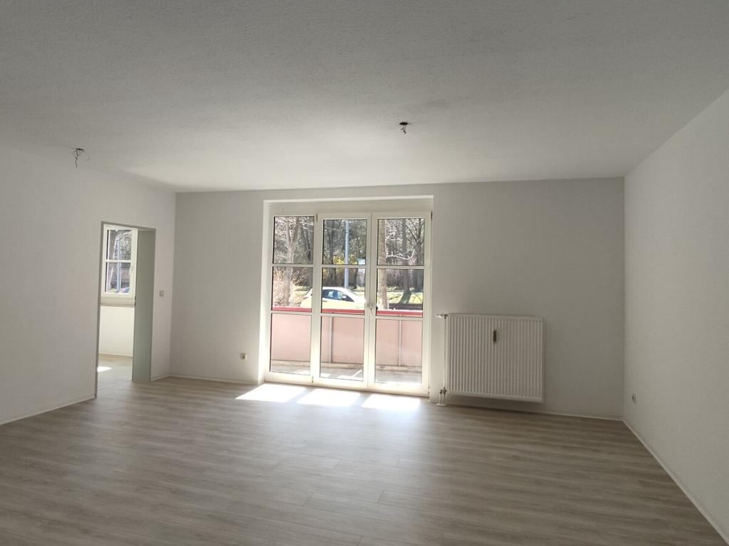 Schöne, renovierte 4-Zimmer-Wohnung mit Balkon! - Photo 3