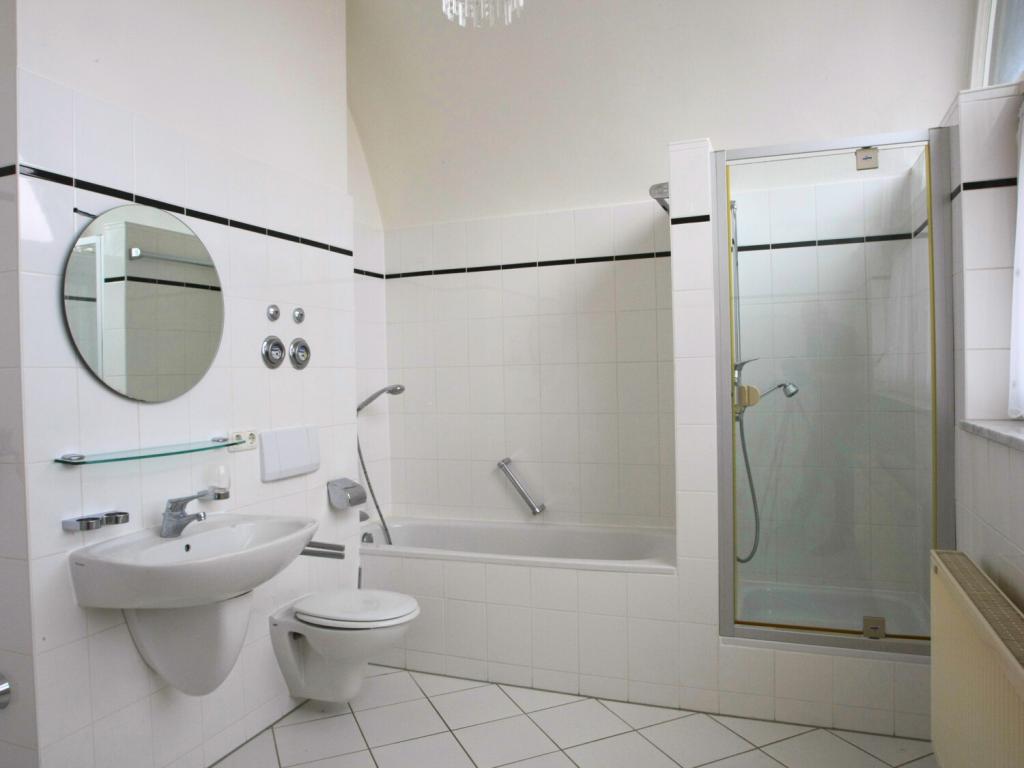Stilvolle Dachgeschosswohnung mit besonderem Charme - Foto 5