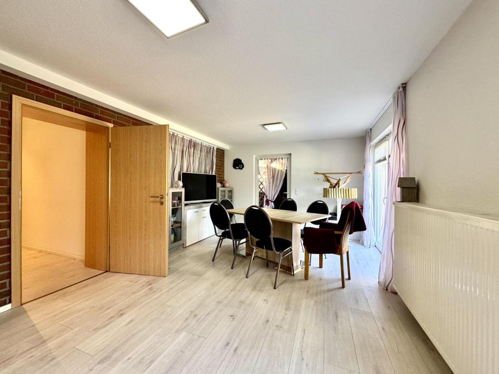 Wohn-/Esszimmer