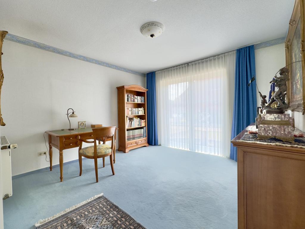 Schlafzimmer / Büro Erdgeschoss