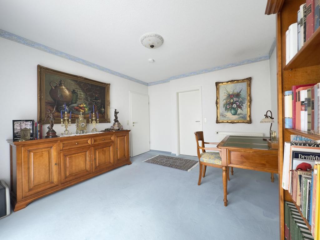 Schlafzimmer / Büro Erdgeschoss